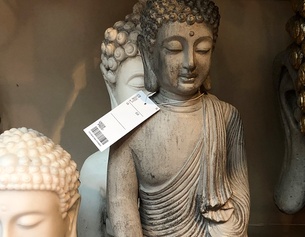 ORF/ALEXANDRA MANTLER Deko-Buddhastatuen