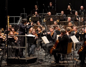 City of Birmingham Symphony Orchestra unter der Leitung von Kazuki Yamada und mit dem Cellisten Kian Soltani