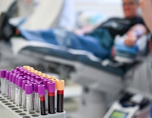 Beim Blutspenden, Blutproben