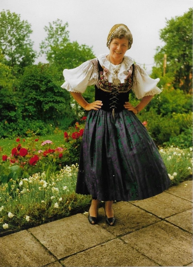 Meine Mutter in ihrer Egerländer Tracht